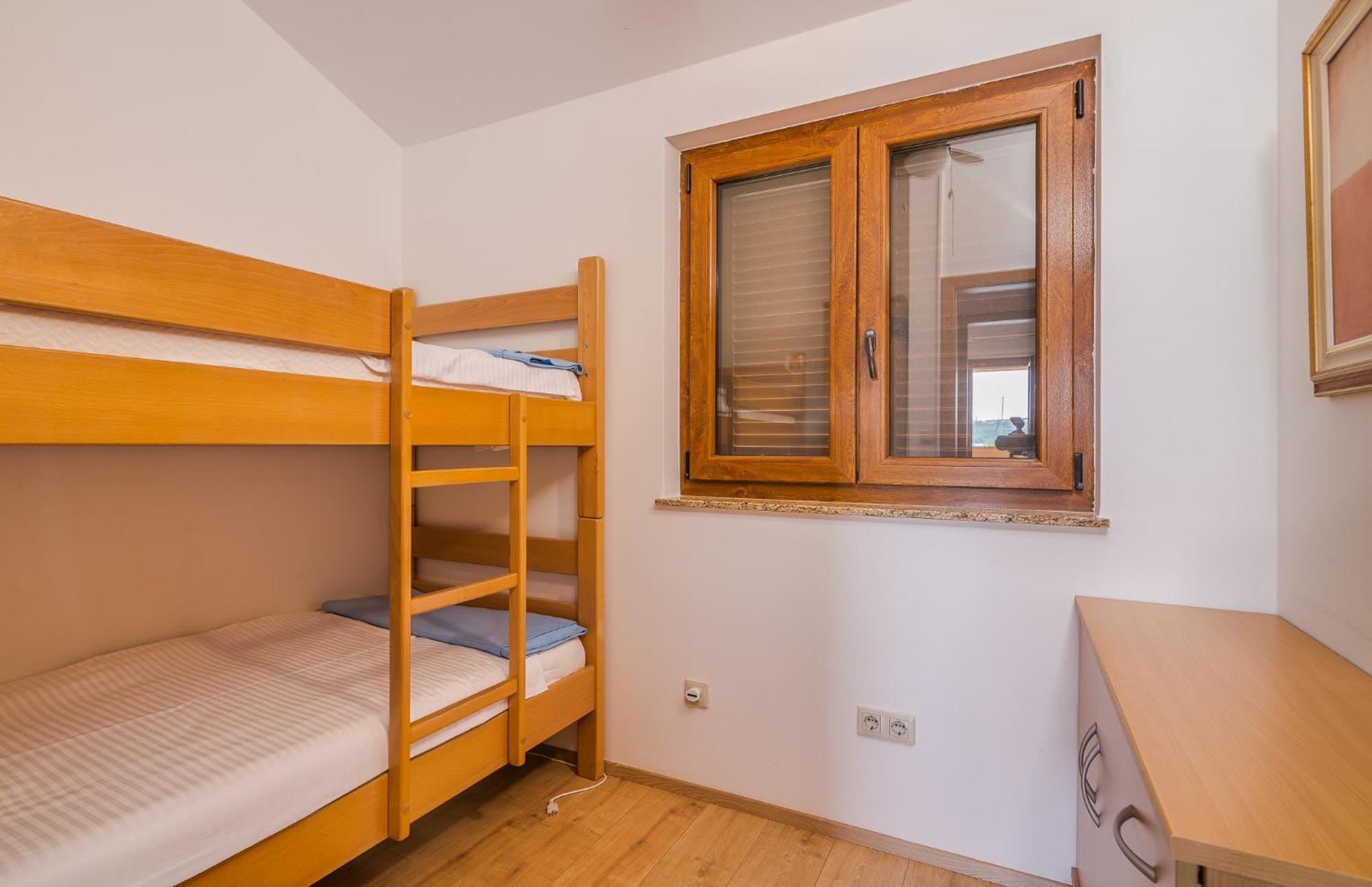 Apartments Celeste Klimno Bagian luar foto